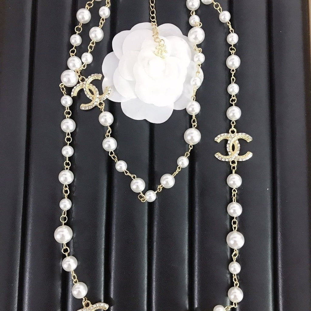 Fashionable women's Elegant Accessories Necklace