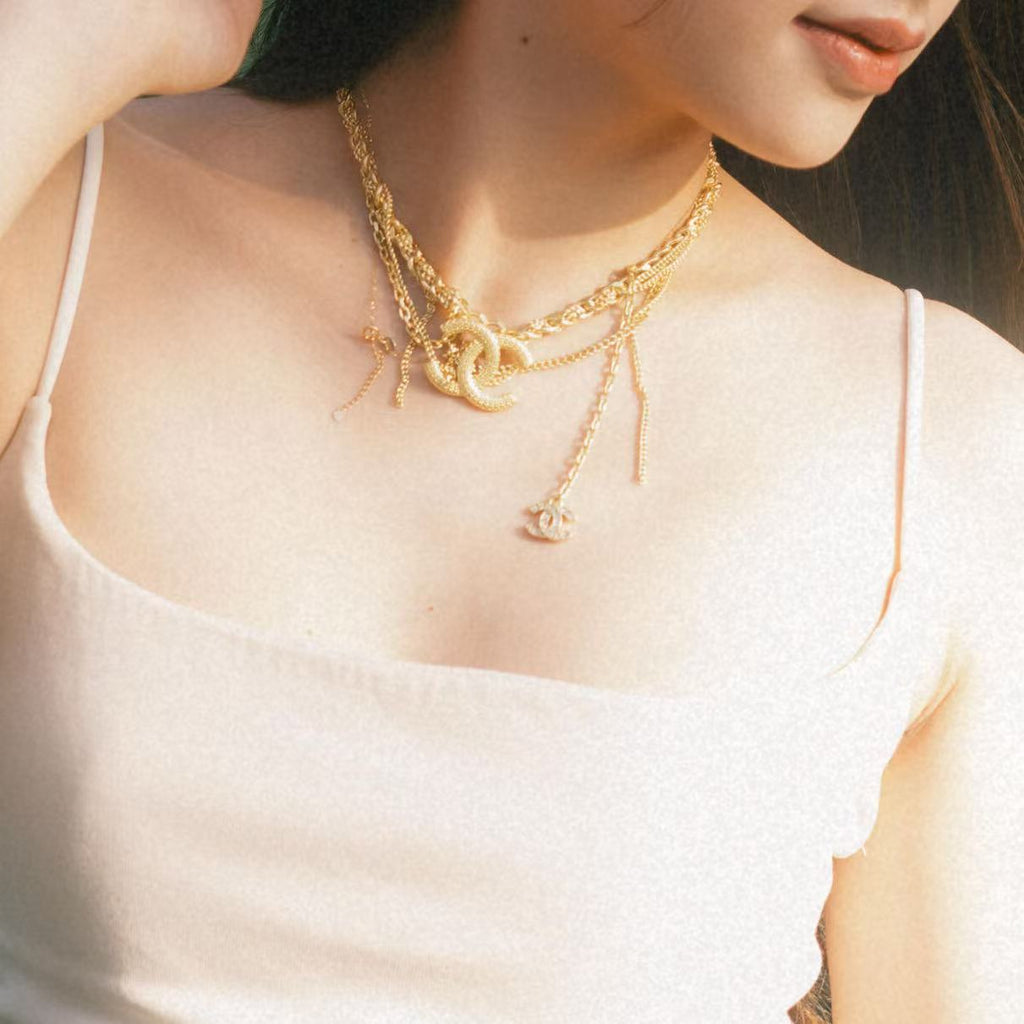 Fashionable women's jewelry accessories pendants