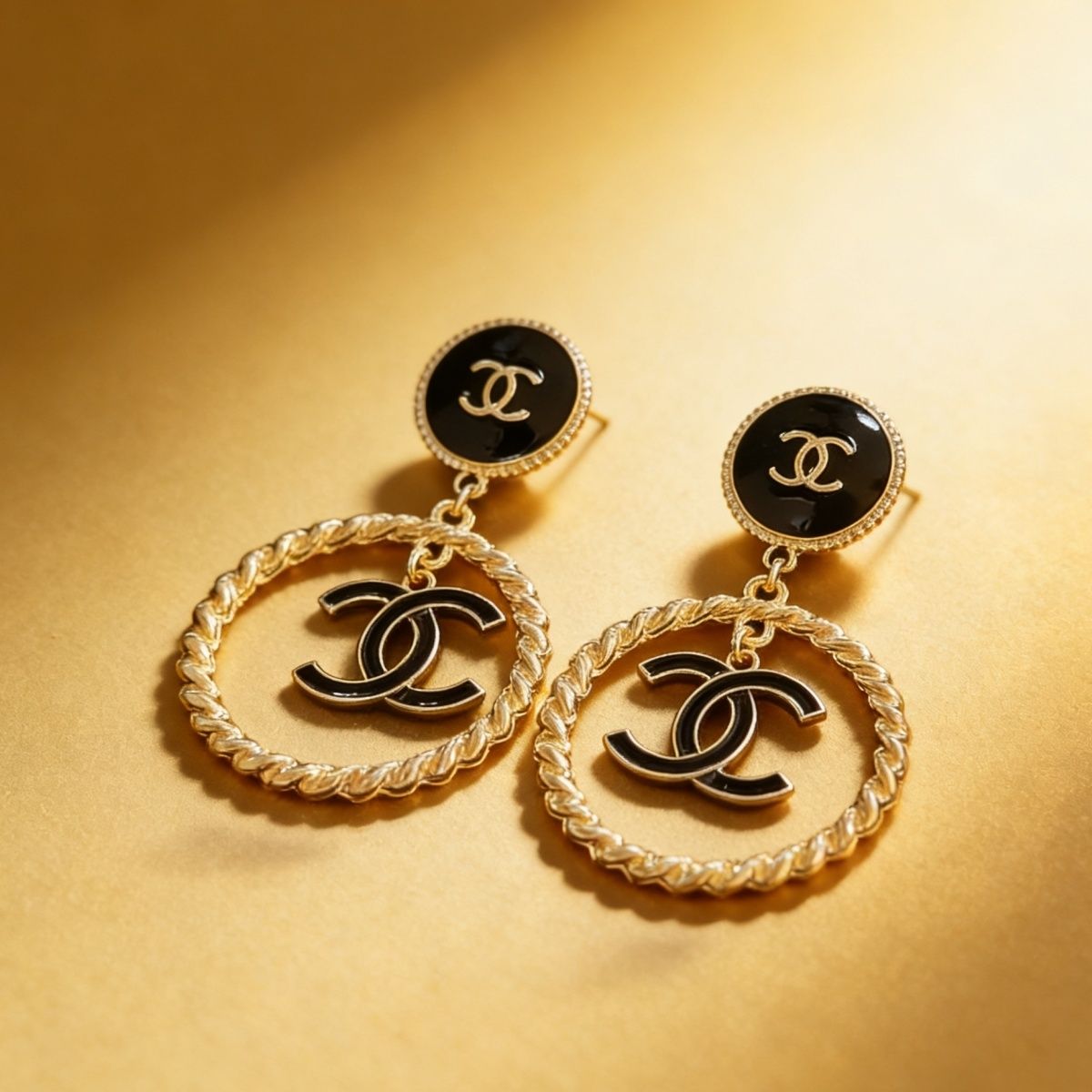 Stylish and exquisite fashion high-end hoop earrings  New customers offer discounts to snap up quickly