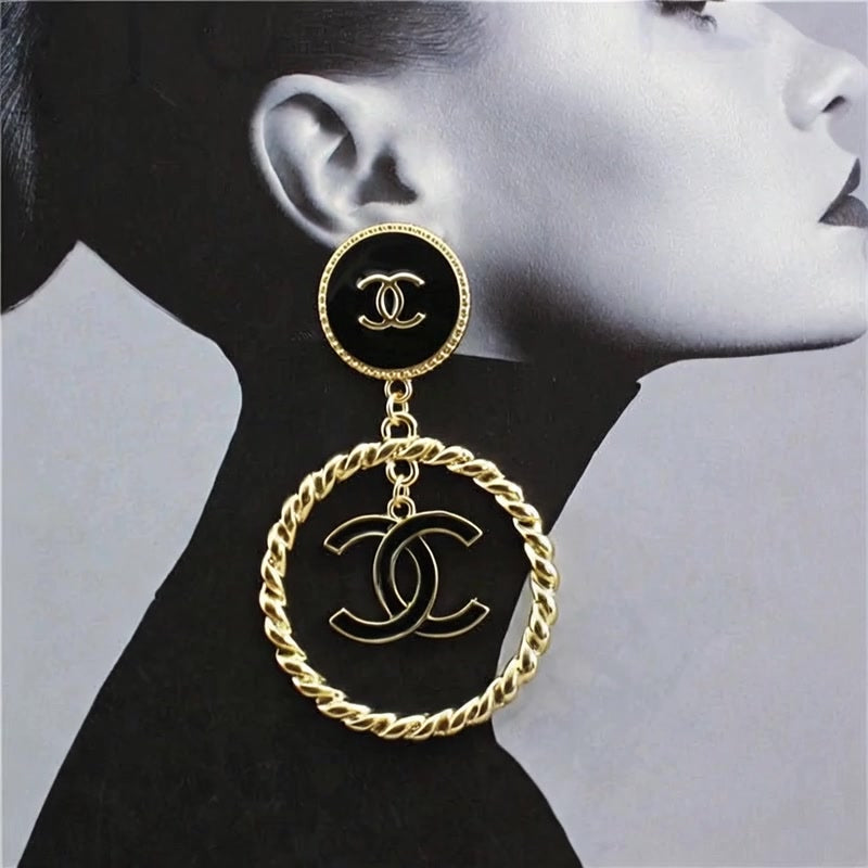 Stylish and exquisite fashion high-end hoop earrings  New customers offer discounts to snap up quickly