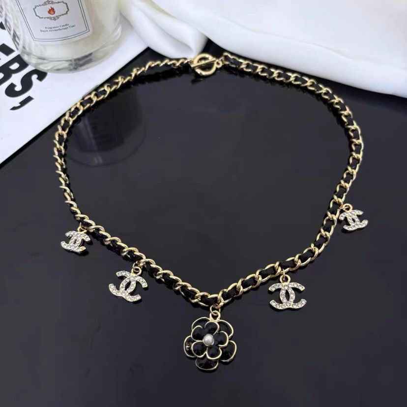 Stylish Black Collarbone Necklace for Women