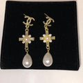 Elegant women's earrings