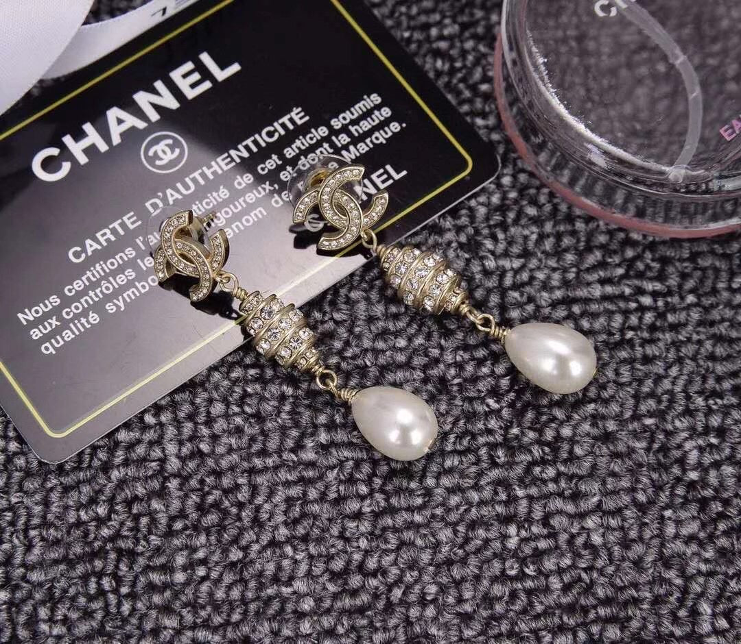 Fashionable Women's Earrings