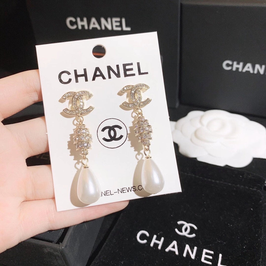 Fashionable Women's Earrings