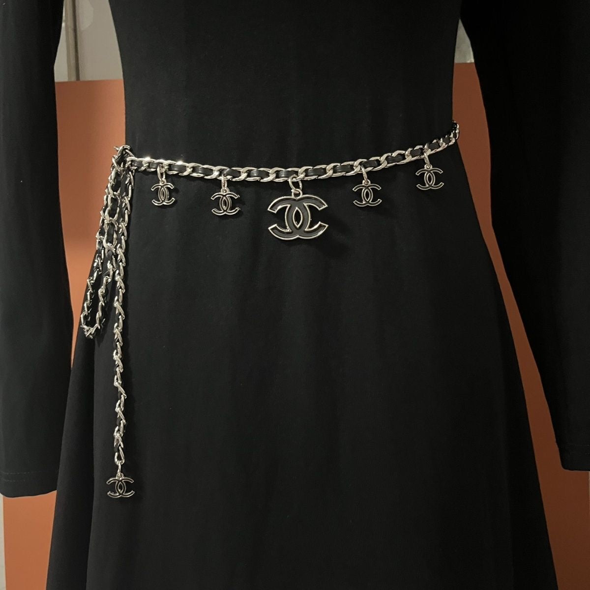 Elegant waist chain