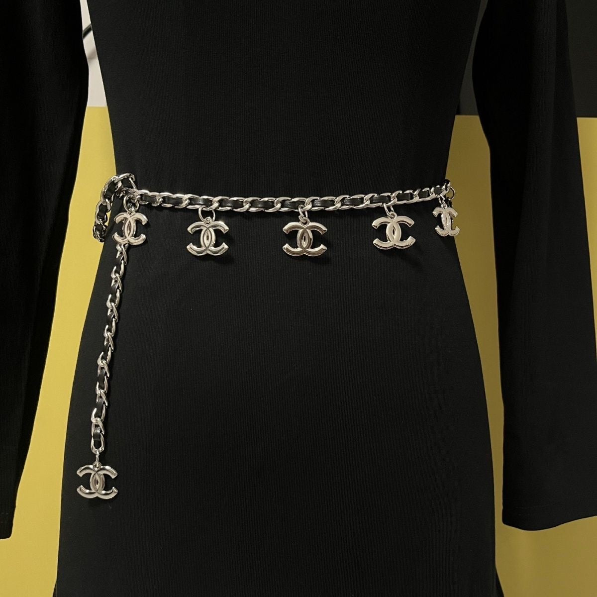 High-end, stylish waist chain for women