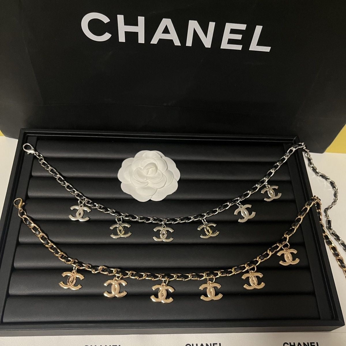 High-end, stylish waist chain for women