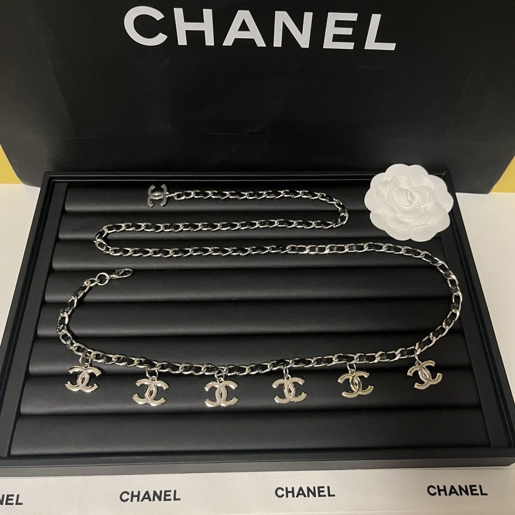 High-end, stylish waist chain for women
