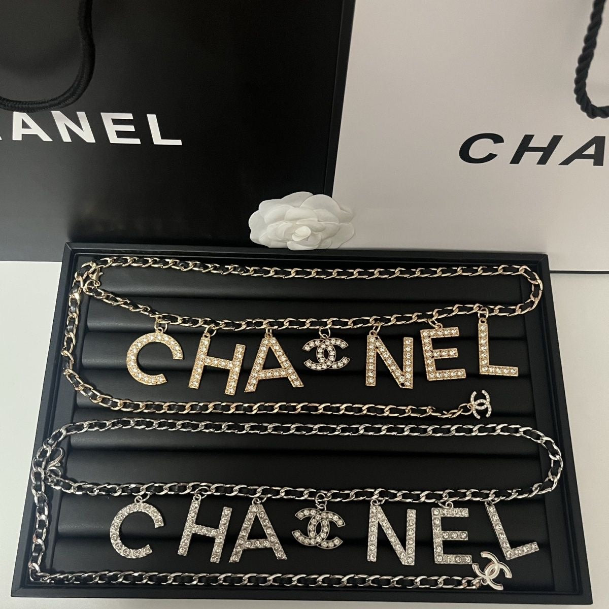 Stylish women's waist chain