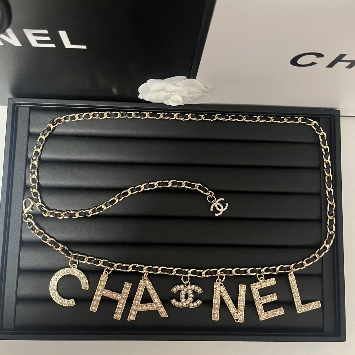 Stylish women's waist chain