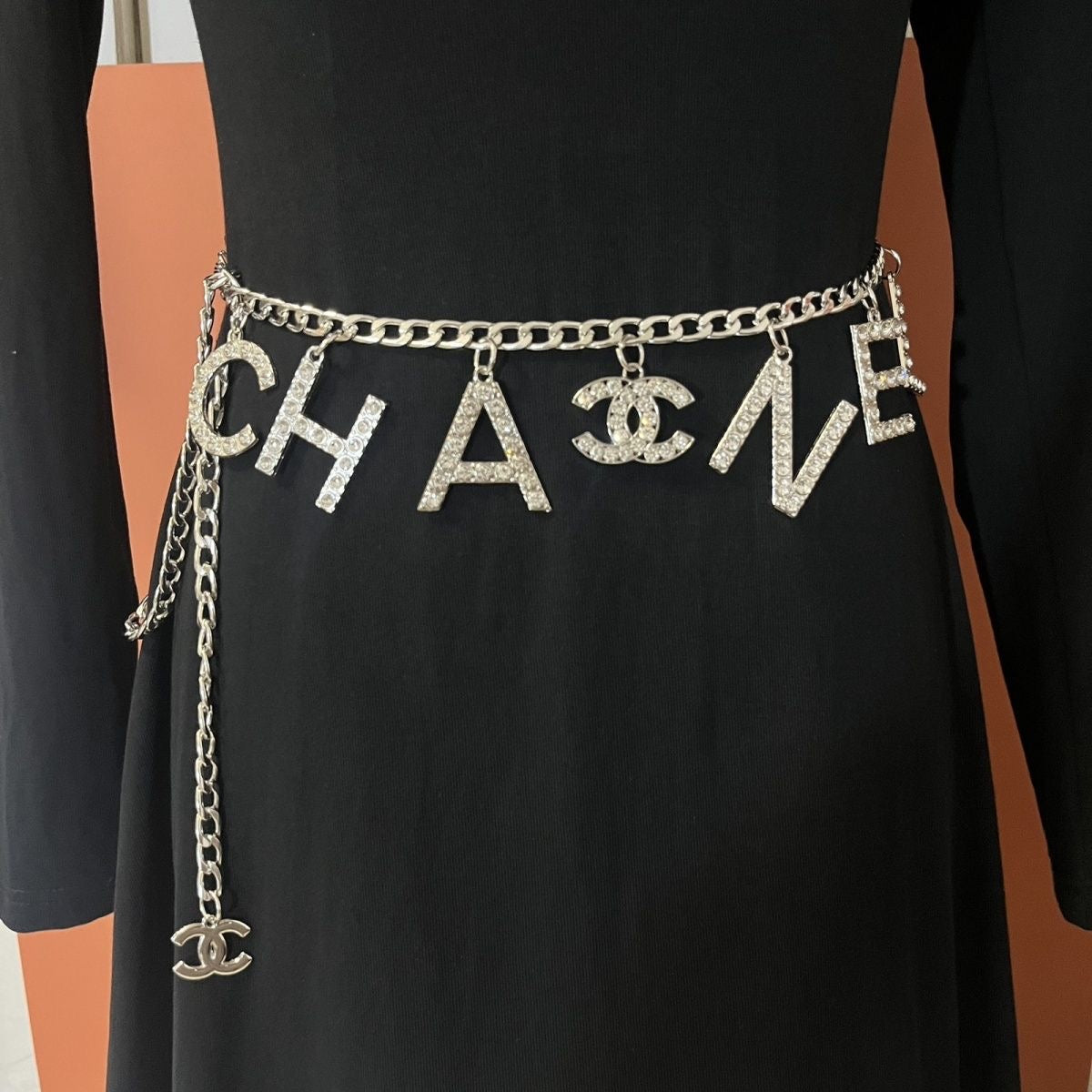 Stylish women's waist chain