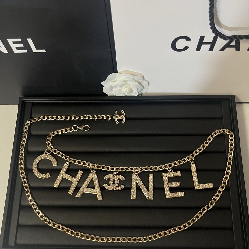 Stylish women's waist chain