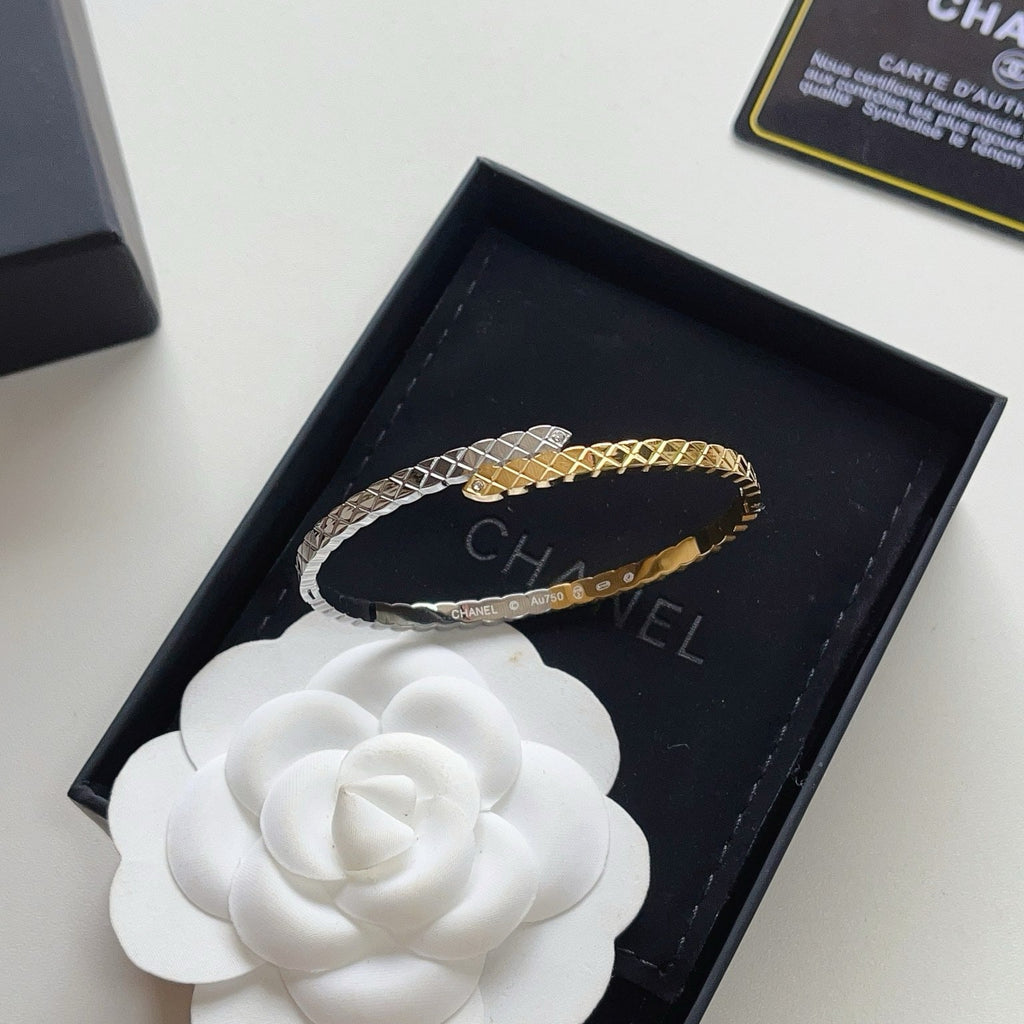Fashionable High-End Two-Tone Diamond Bracelet