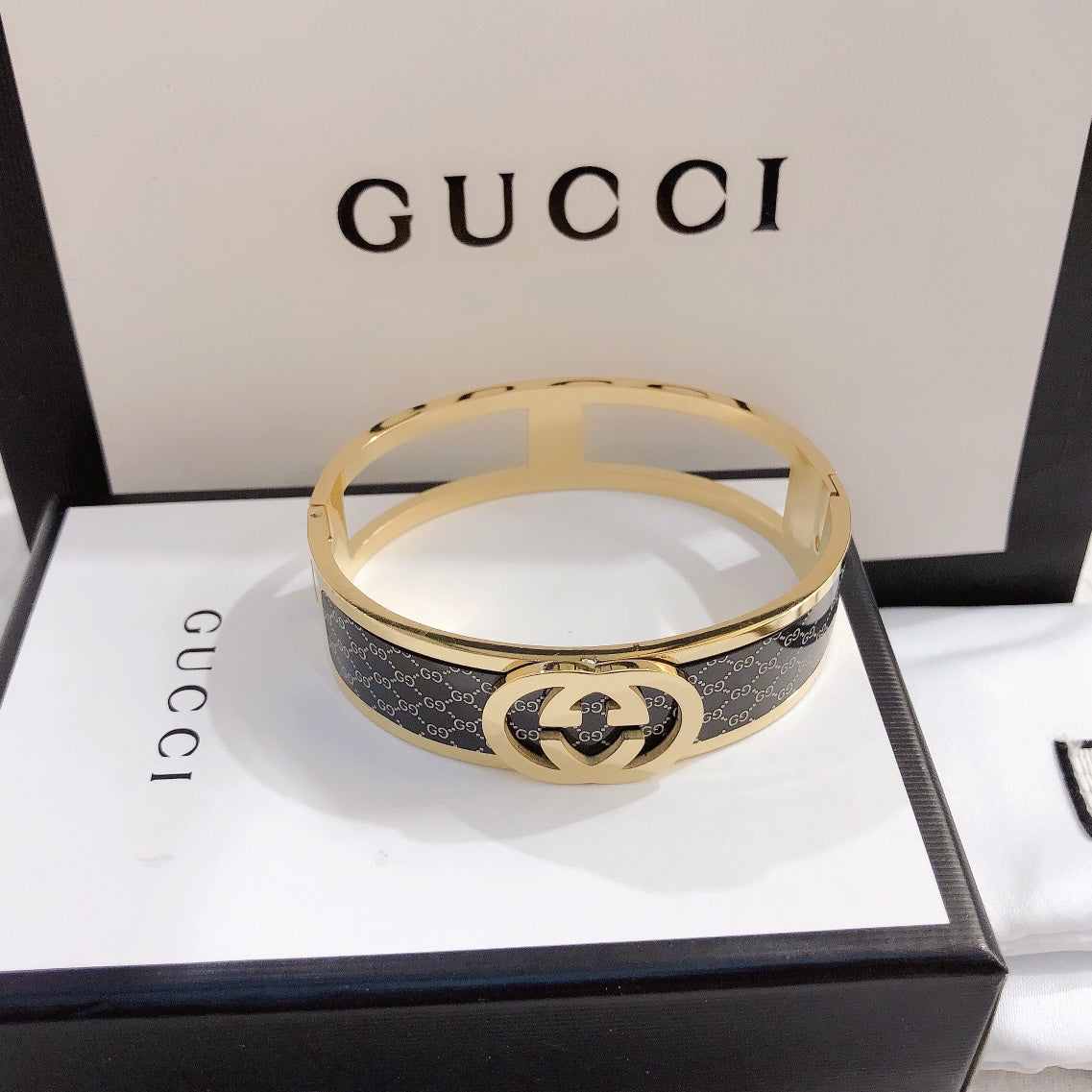 Stylish women's exquisite Bracelet