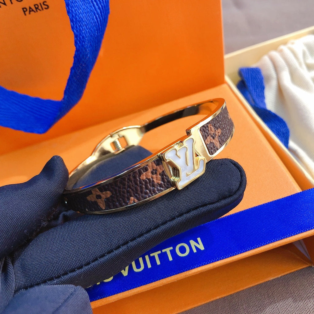 High-end fashion jewelry bracelet