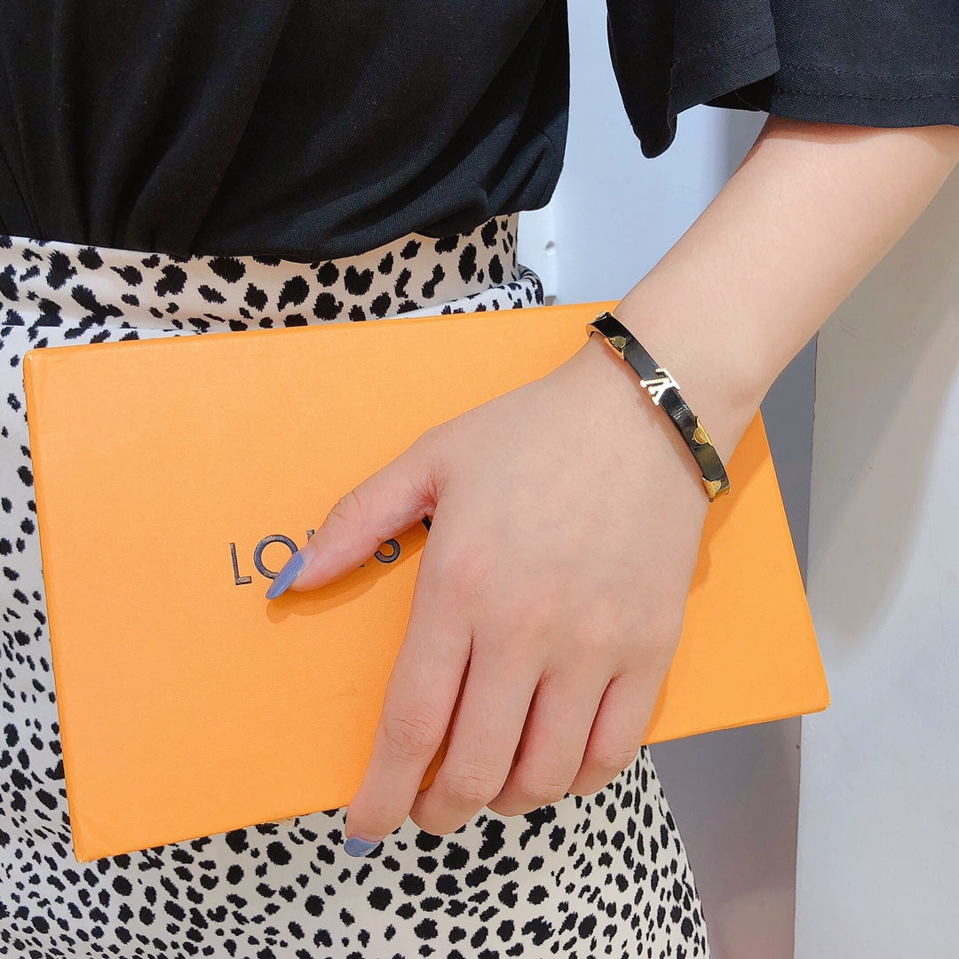 Women's Fashion Titanium Steel Bracelet